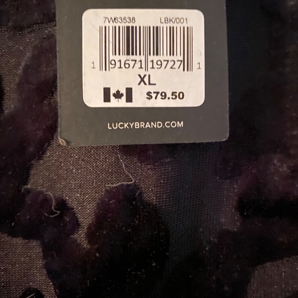 NWT Lucky brand XL top with button back and velvet like pattern - Picture 2 of 3
